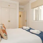 C21 Trendy 2 Bdr & Parking Downtown