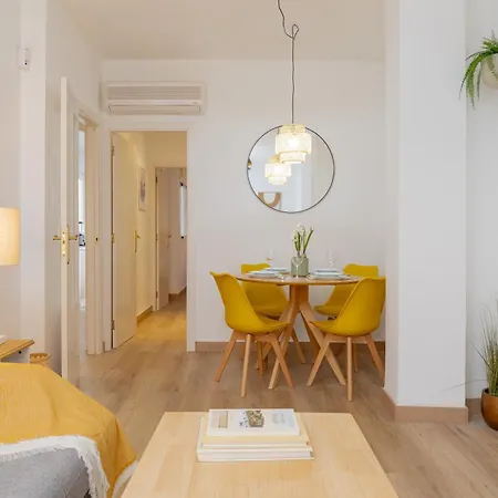 C21 Trendy 2 Bdr&parking Downtown Apartment