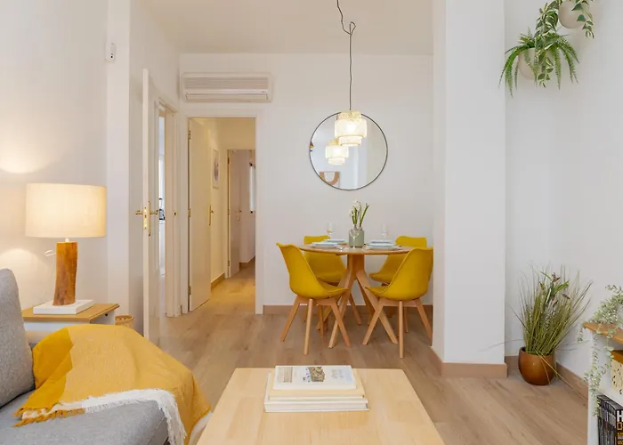 C21 Trendy 2 Bdr&parking Downtown Apartment
