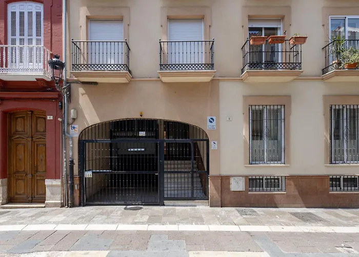 C21 Trendy 2 Bdr&parking Downtown Apartment *